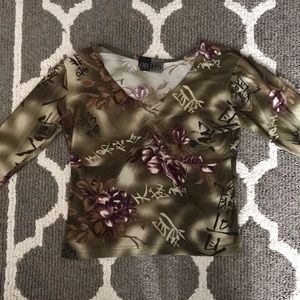 2/$15 ✨ Unique Graphic Crop Top